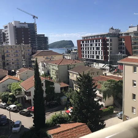 Status-m Franca Sea View Budva