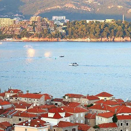 Status-m Franca Sea View Budva